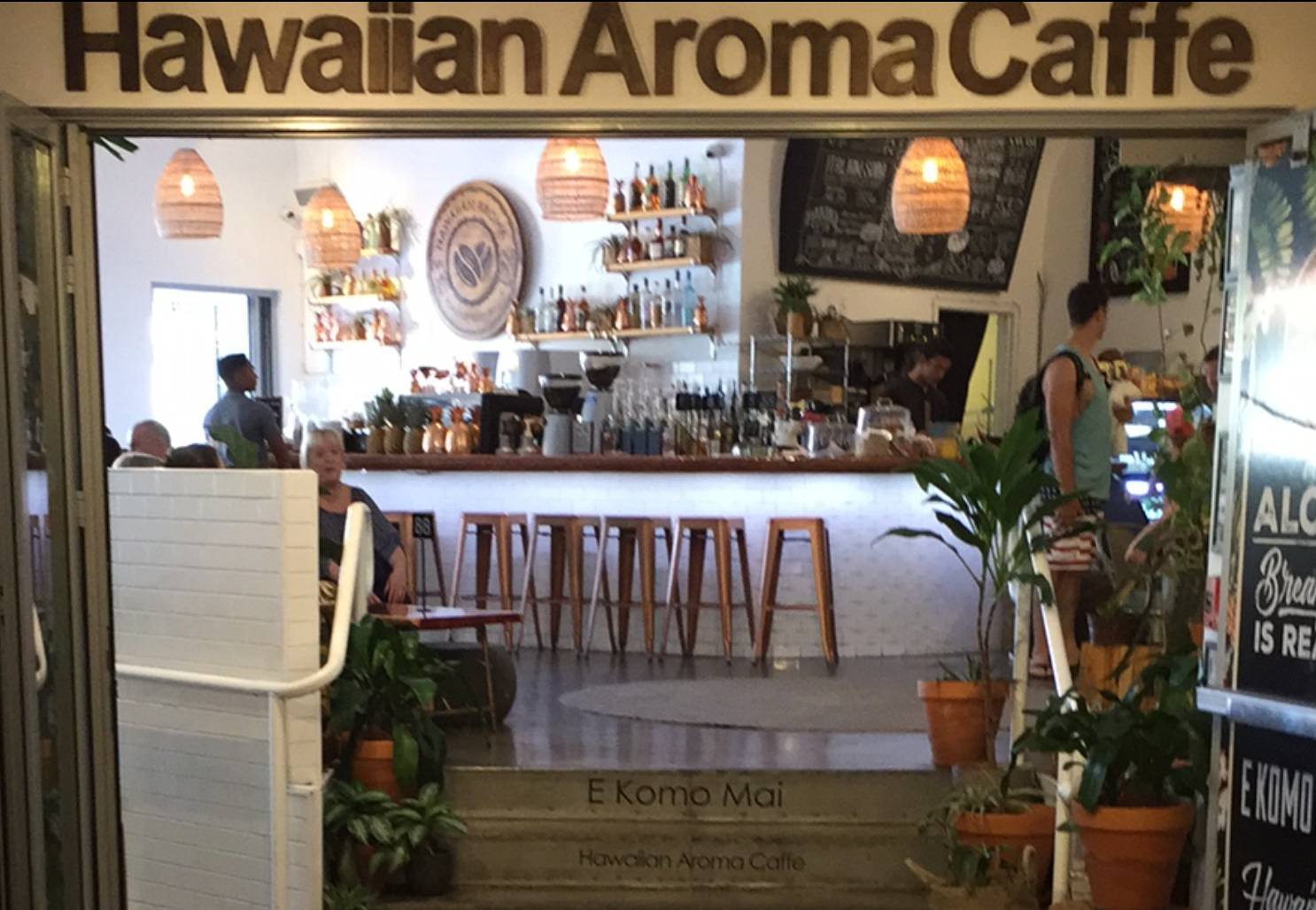 Hawaiian Aroma Caffé at Waikiki Beachcomber | Coffee, Açaí & Cocktails